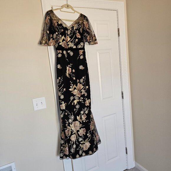 Marchesa Dresses & Skirts - Marchesa Notte Floral Embroidered V-Neck Cape Flutter Sleeve Gown Size 2
